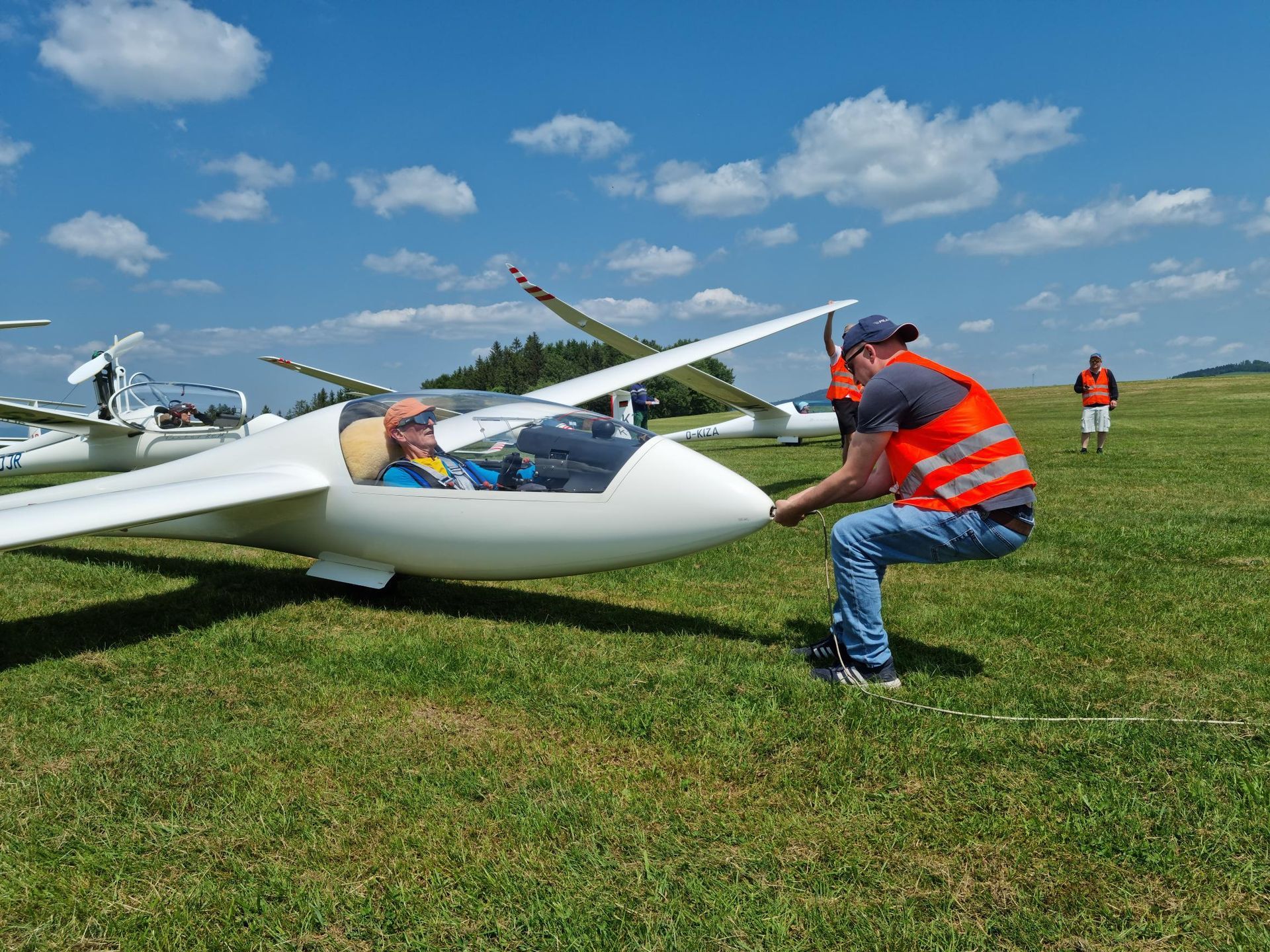 Segelflugzeuge am Start beim Hotzenwaldwettbewerb
