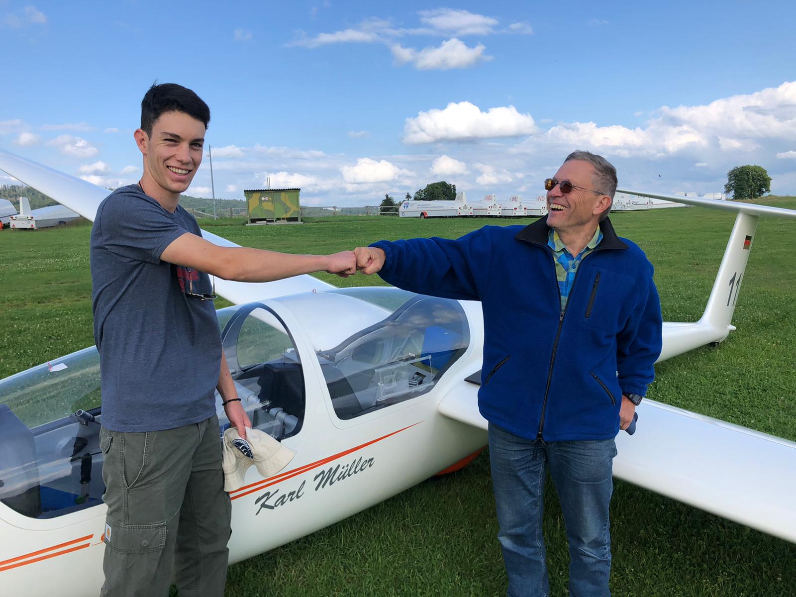 Leon nach bestandener praktischer Prüfung