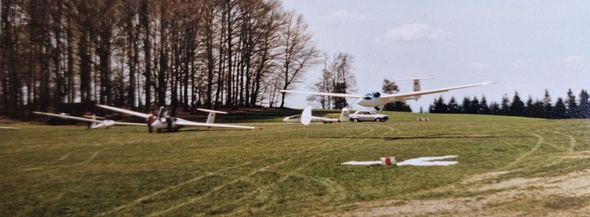 Segelflugzeuge auf dem Flugplatz Hütten/Hotzenwald
