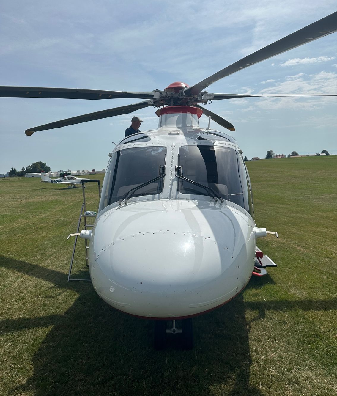 Ein Helikopter, von vorn fotografiert